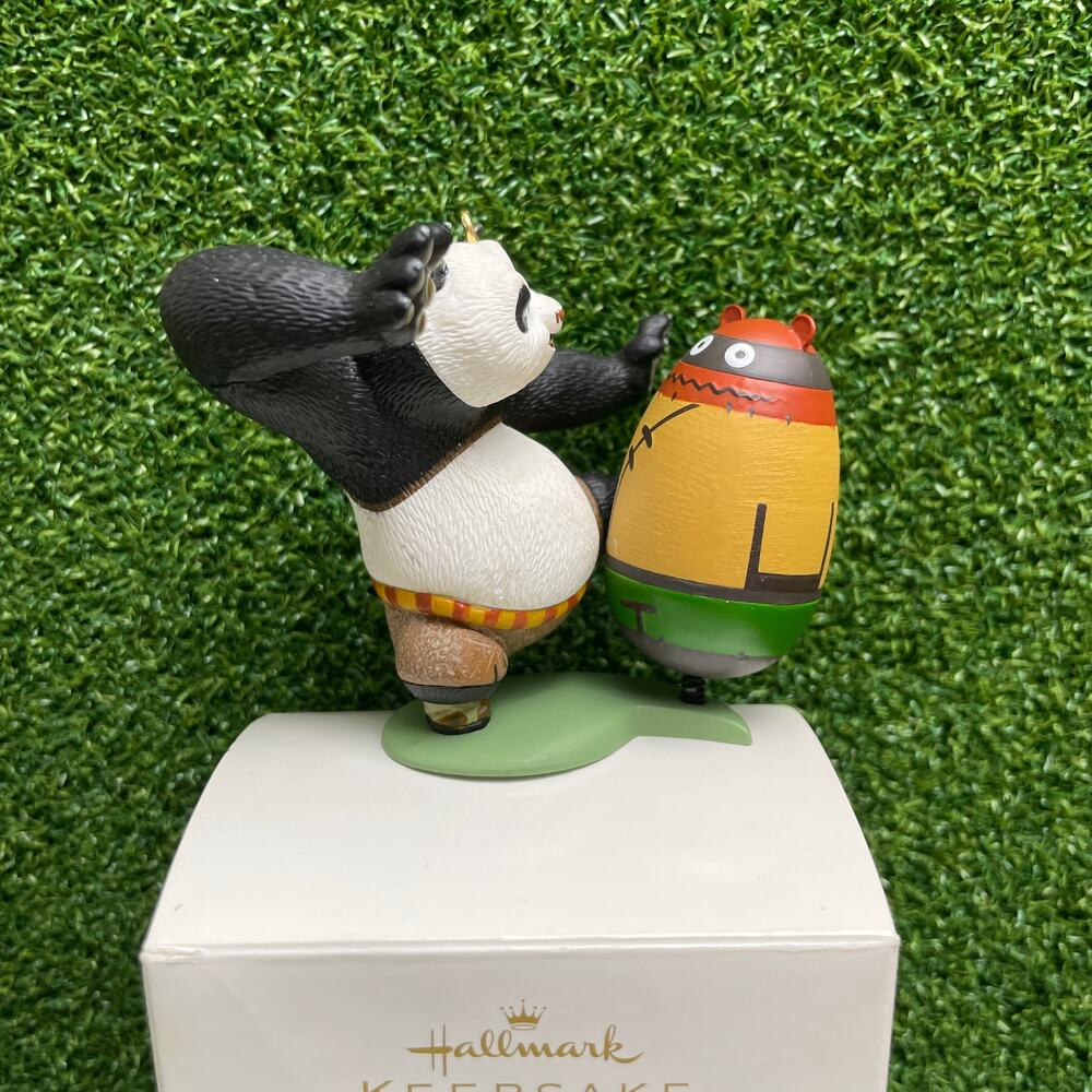 2009 Hallmark Keepsake An Unlikely Hero Kung Fu Panda Ornament - Picture 3 of 7